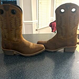 Ariat HYBRID ROUGHSTOCK SQUARE TOE COWBOY BOOT 9/SORREL CRUNCH/D/MEDIUM